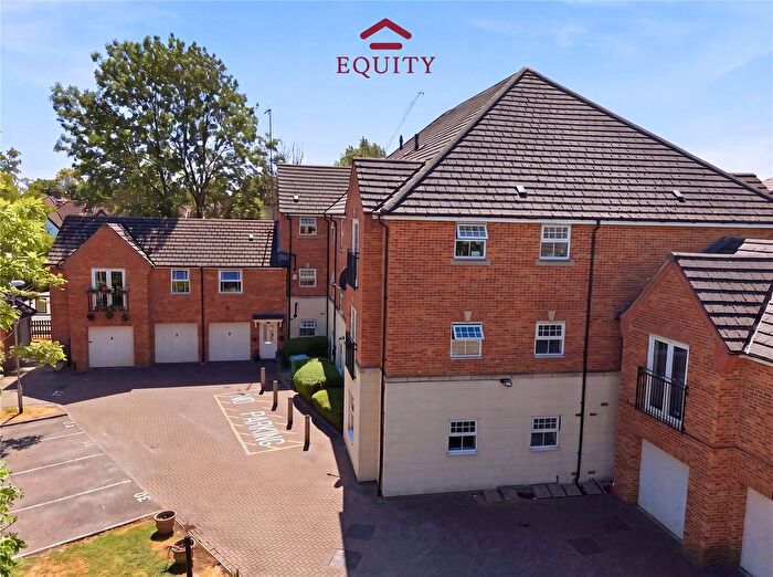 2 Bedroom Flat For Sale In Weller Mews, Enfield, EN2