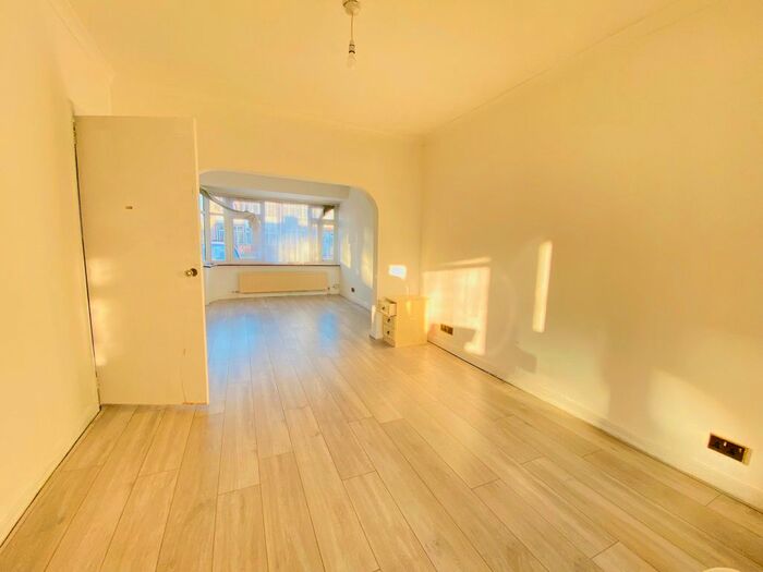 3 Bedroom Terraced House To Rent In Crow Lane, Romford RM7