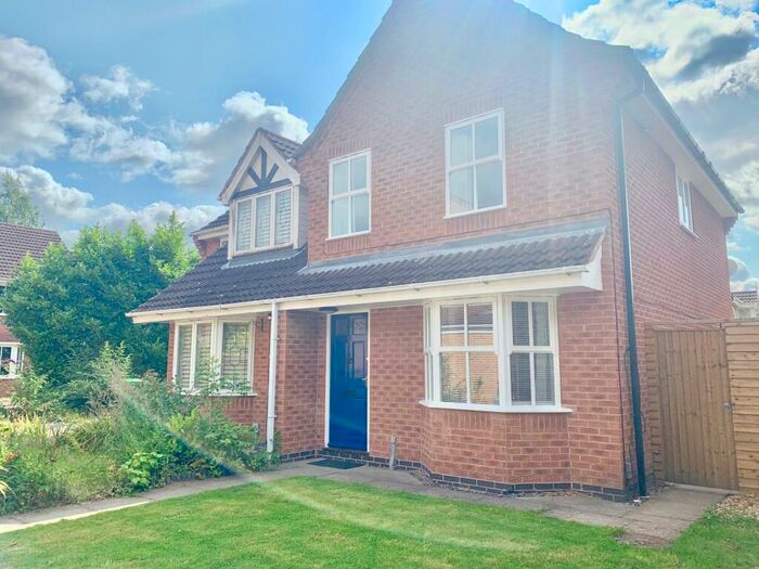 3 Bedroom Semi-Detached House To Rent In Ellwood Crescent, Nottingham, NG8