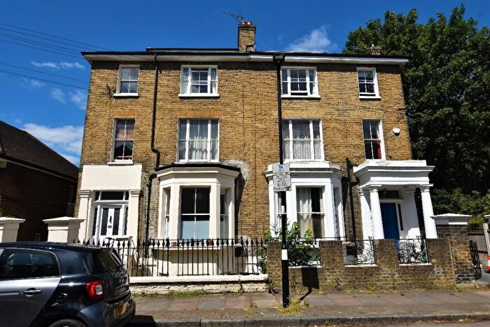 3 Bedroom Flat To Rent In Leigh Road, London, N5