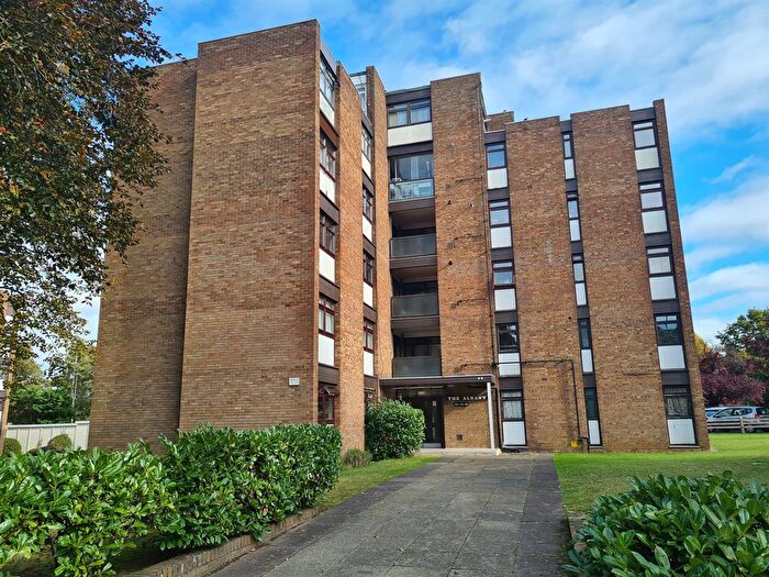 2 Bedroom Flat To Rent In Woodcote Road, Wallington, SM6