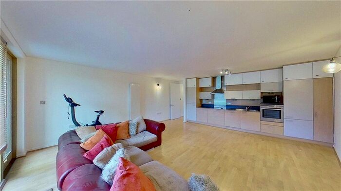 3 Bedroom Flat To Rent In Farnsworth Court, West Parkside, London, SE10