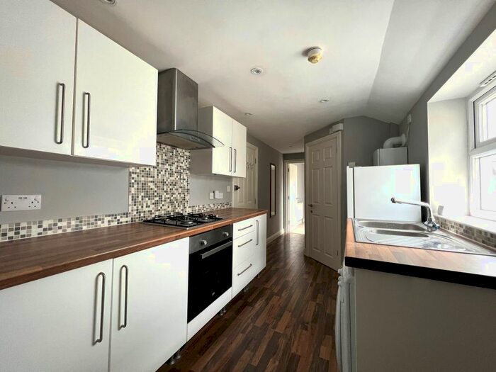 1 Bedroom Flat To Rent In St. Johns Road, Tunbridge Wells, TN4