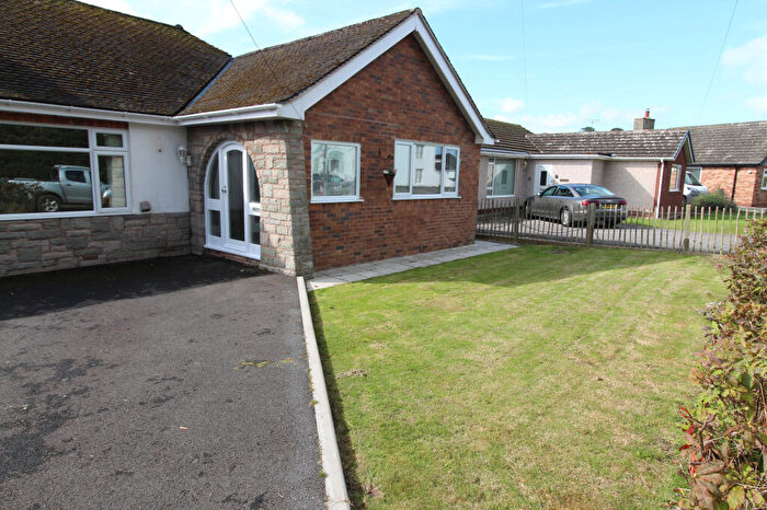 3 Bedroom Bungalow To Rent In Deans Walk, St. Asaph, Denbighshire, LL17