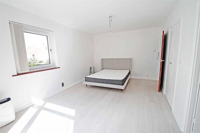 Apartment To Rent In Dyke Road, Brighton, BN1