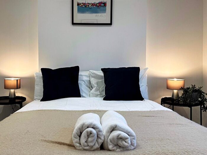 2 Bedroom Flat To Rent In Harley Road, London, NW10