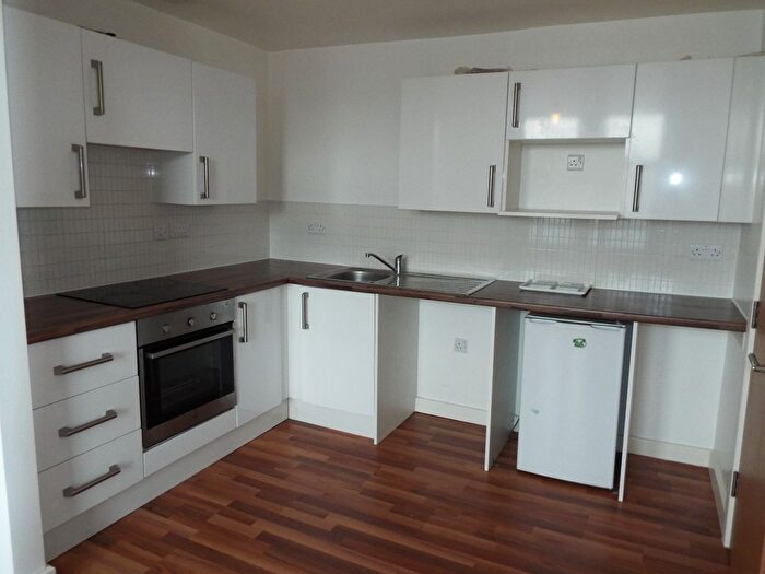 2 Bedroom Flat To Rent In Clyde Court, Leicester, LE1