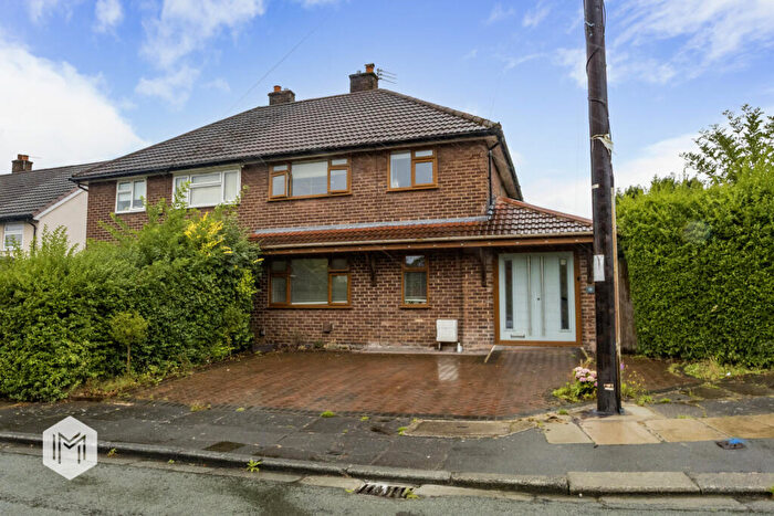 3 Bedroom Semi-Detached House For Sale In Kirkstone Avenue, Worsley, Manchester, M28