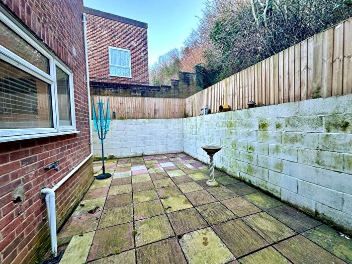 2 Bedroom End Of Terrace House To Rent In Park Drive Close, Newhaven, BN9