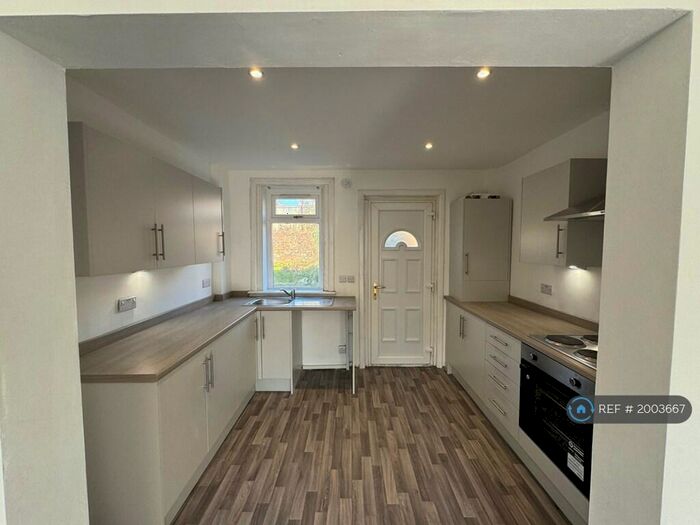 3 Bedroom Flat To Rent In Ladyford Avenue, Kilwinning, KA13
