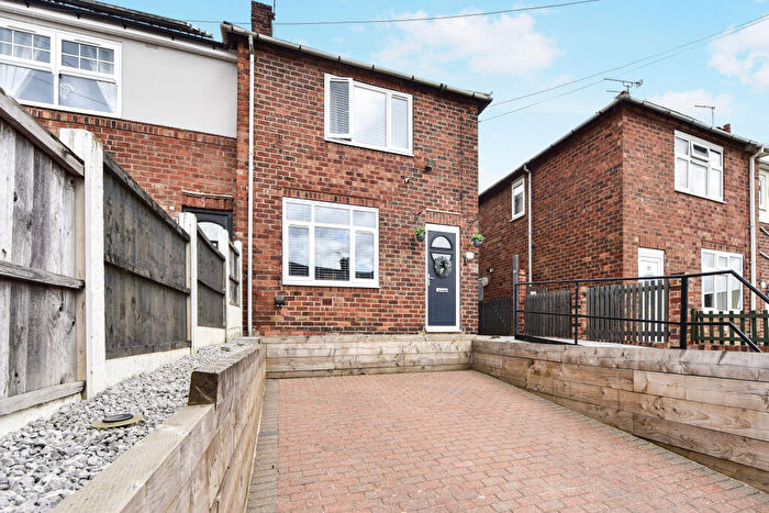 2 Bedroom End Of Terrace House For Sale In Derwent Gardens, Rotherham, S63