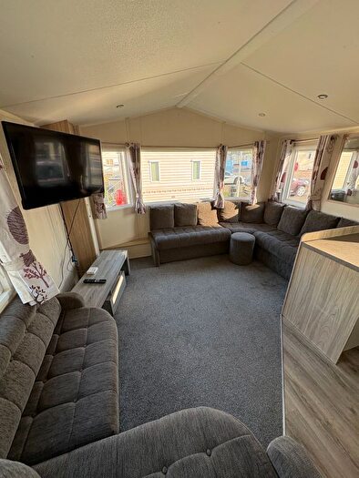 2 Bedroom Mobile/park Home For Sale In Plough Road, Eastchurch, Sheerness, ME12