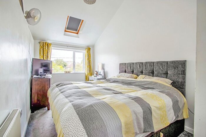 4 Bedroom Detached House For Sale In Potovens Lane, Outwood, Wakefield, West Yorkshire, WF1