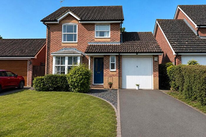 3 Bedroom Detached House For Sale In Shaw Pightle, Hook, Hampshire, RG27