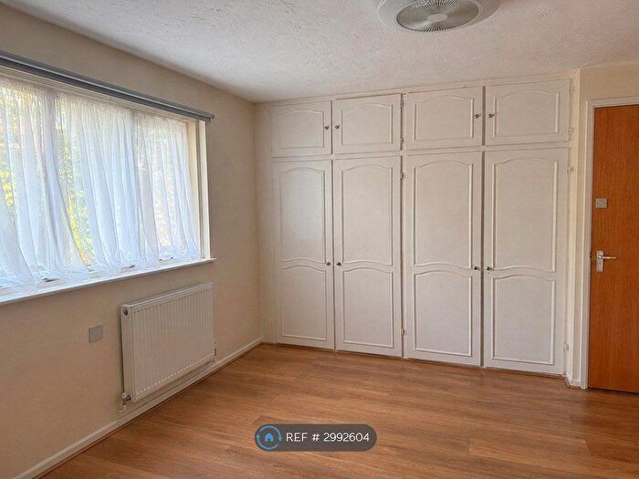 1 Bedroom Semi-Detached House To Rent In Tall Trees, Slough, SL3