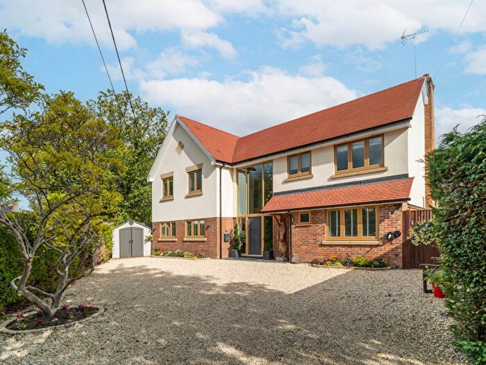 5 Bedroom Detached House For Sale In Chequers Lane, Hampshire, RG27