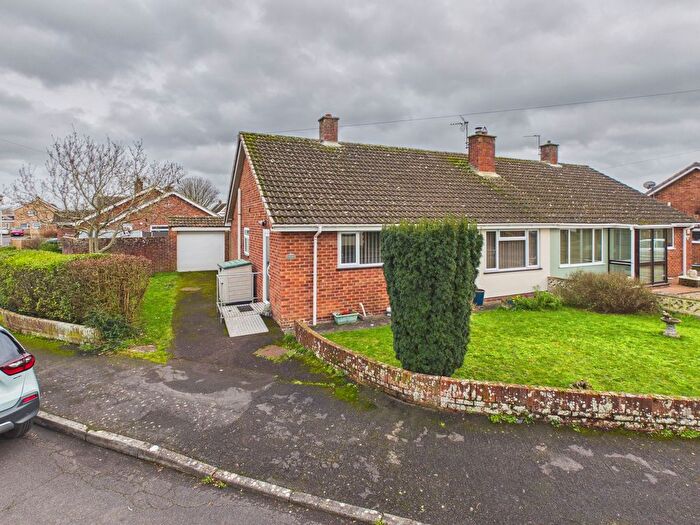 3 Bedroom Semi Detached Bungalow For Sale In Southview Road, Bridgwater, TA7