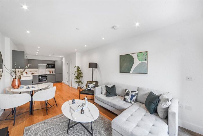 2 Bedroom Flat For Sale In Cancell Road, London, SW9