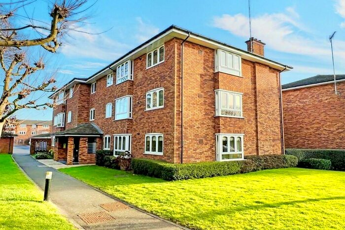 2 Bedroom Apartment To Rent In Alderham Close, Solihull, B91