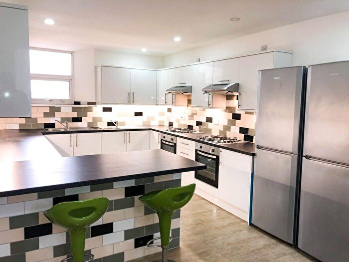 12 Bedroom Terraced House To Rent In Sutherland Road, Mutley, Plymouth, PL4