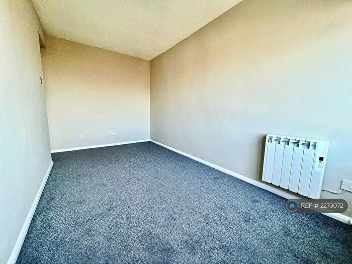 1 Bedroom Flat To Rent In Highview, London, SE18