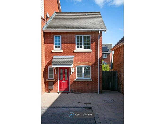 2 Bedroom Semi-Detached House To Rent In Swaffer Way, Ashford, Kent, TN23