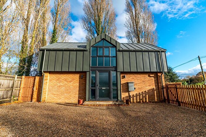 2 Bedroom Detached House To Rent In Dean Street, East Farleigh, ME15