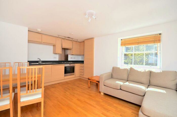 2 Bedroom Flat To Rent In Shepperton Road, Islington, London, N1