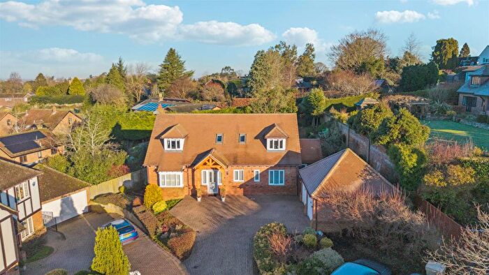 4 Bedroom Detached House For Sale In Pennycuik, Great Brickhill, Buckinghamshire, MK17