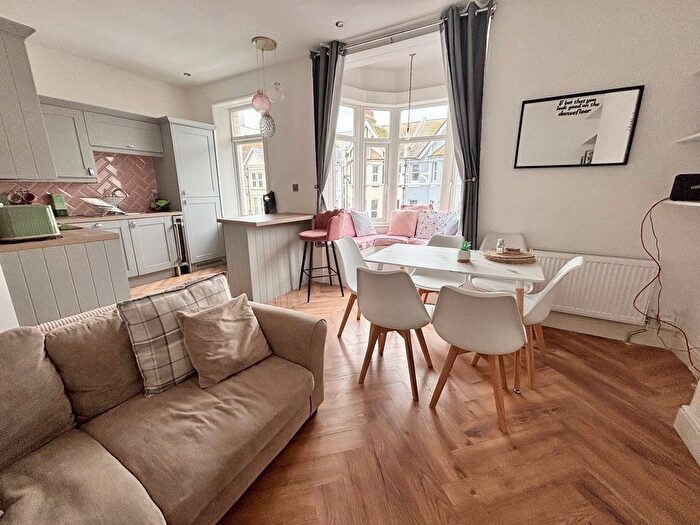 3 Bedroom Flat For Sale In Sackville Road, Bexhill-On-Sea, TN39