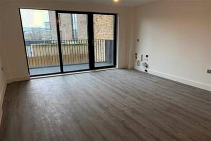 1 Bedroom House To Rent In George Street, TN23