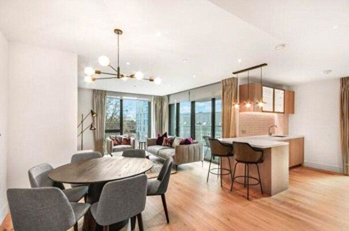 2 Bedroom Flat To Rent In Palmer Road, London, SW11