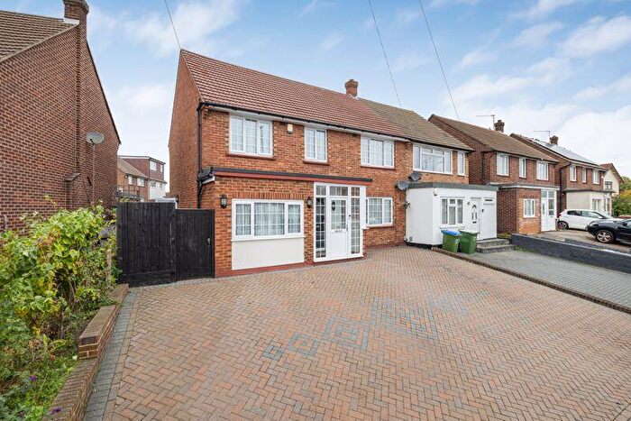 4 Bedroom Semi-Detached House For Sale In Penhill Road, Bexley, DA5