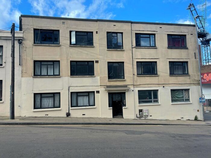 3 Bedroom Apartment To Rent In Cheapside, Brighton, BN1