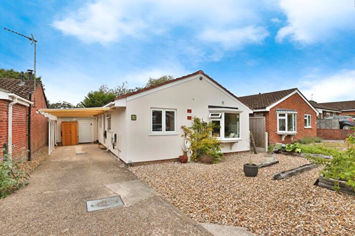 2 Bedroom Detached Bungalow To Rent In Larch Close, BH24