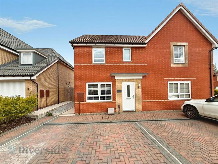 3 Bedroom Semi-Detached House For Sale In Bilson Crescent, Hessle, HU13