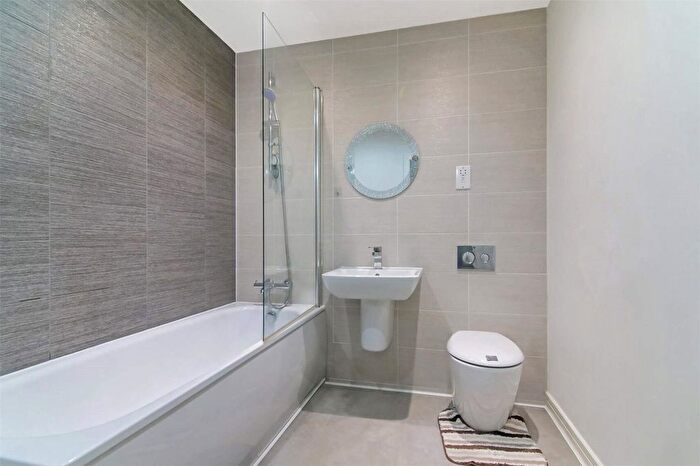 2 Bedroom Flat For Sale In Granton Court, Glasgow, Glasgow City, G5