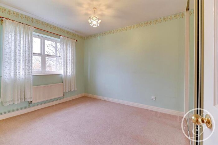2 Bedroom Apartment To Rent In Wentworth Court, Nursery Lane, Leeds, LS17