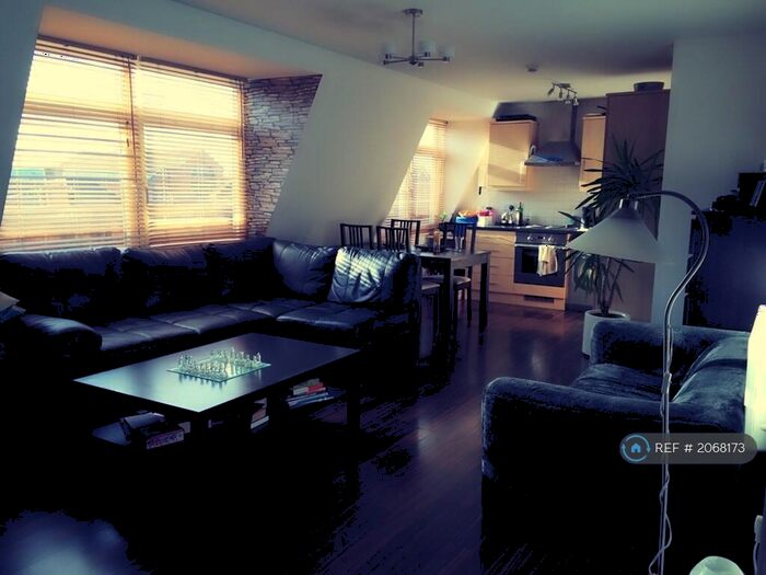 2 Bedroom Flat To Rent In Victoria Place, Bristol, BS5