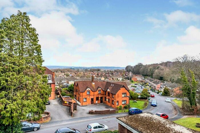 2 Bedroom Flat To Rent In West End Road, Southampton, SO18