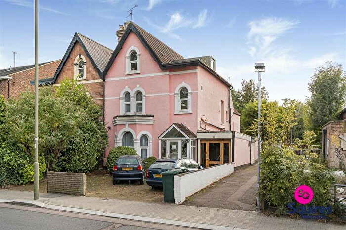 5 Bedroom Semi-Detached House For Sale In Granville Road, London, N12