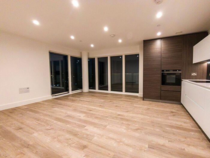 2 Bedroom Flat To Rent In Larkin House, Kidbrooke Park Road, Kidbrooke, London, SE3