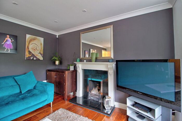 5 Bedroom Detached House For Sale In Evesham Place, Wokingham, RG41