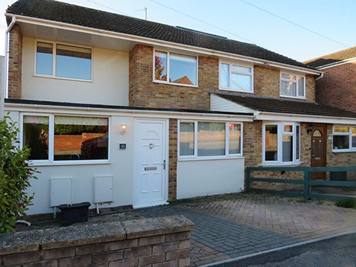 3 Bedroom Semi-Detached House To Rent In Victoria Road, Salisbury, SP2