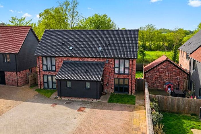 3 Bedroom Semi Detached House For Sale In Goodrum Close, Ashwellthorpe, Norwich, NR16