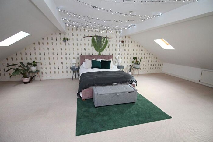 3 Bedroom Detached House For Sale In Bennetts Hill, Dudley, DY2