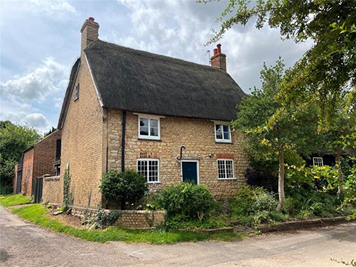 4 Bedroom Detached House For Sale In Upper Street, Tingewick, Buckingham, MK18