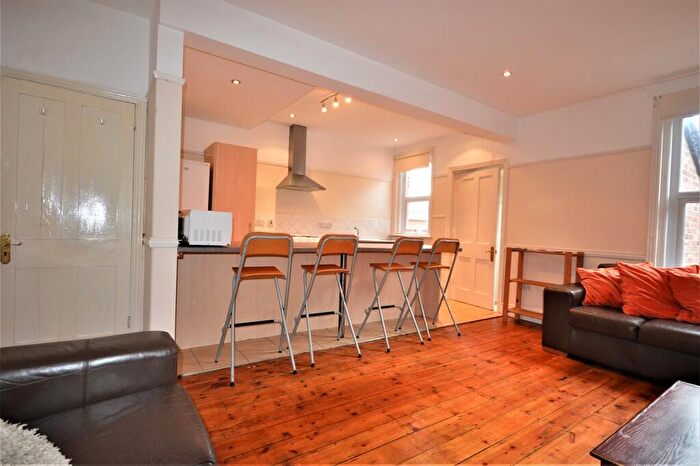 4 Bedroom Detached House To Rent In Frampton Road, Winton, Bournemouth, BH9