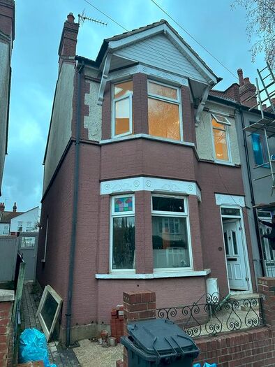 3 Bedroom Semi-Detached House To Rent In Conway Road, Luton, LU4