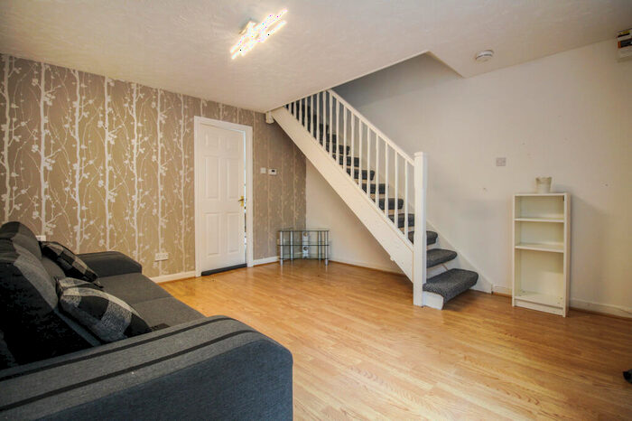 2 Bedroom Terraced House To Rent In Hanover Avenue, E16